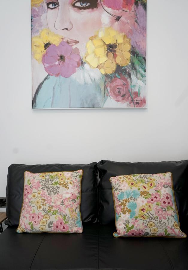 Luxury London Garden Home Sleep 7, 2 Mins To Metro Exterior photo